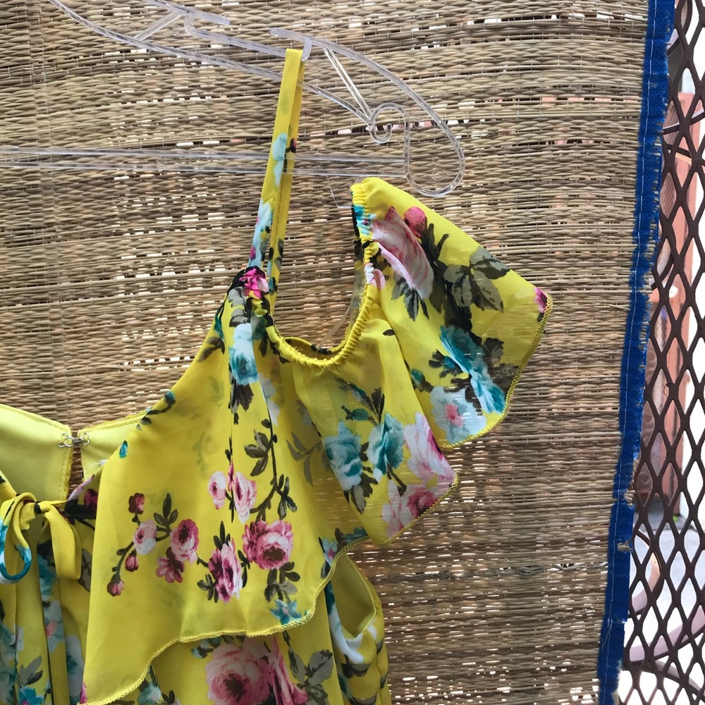 Love Culture Summer Romper Women’s Medium NWT - Picture 14 of 14